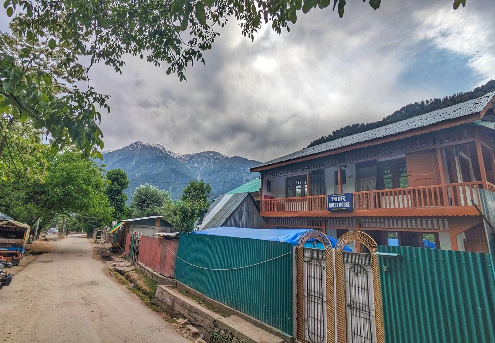 Mir Guest House Пахалгам Экстерьер фото