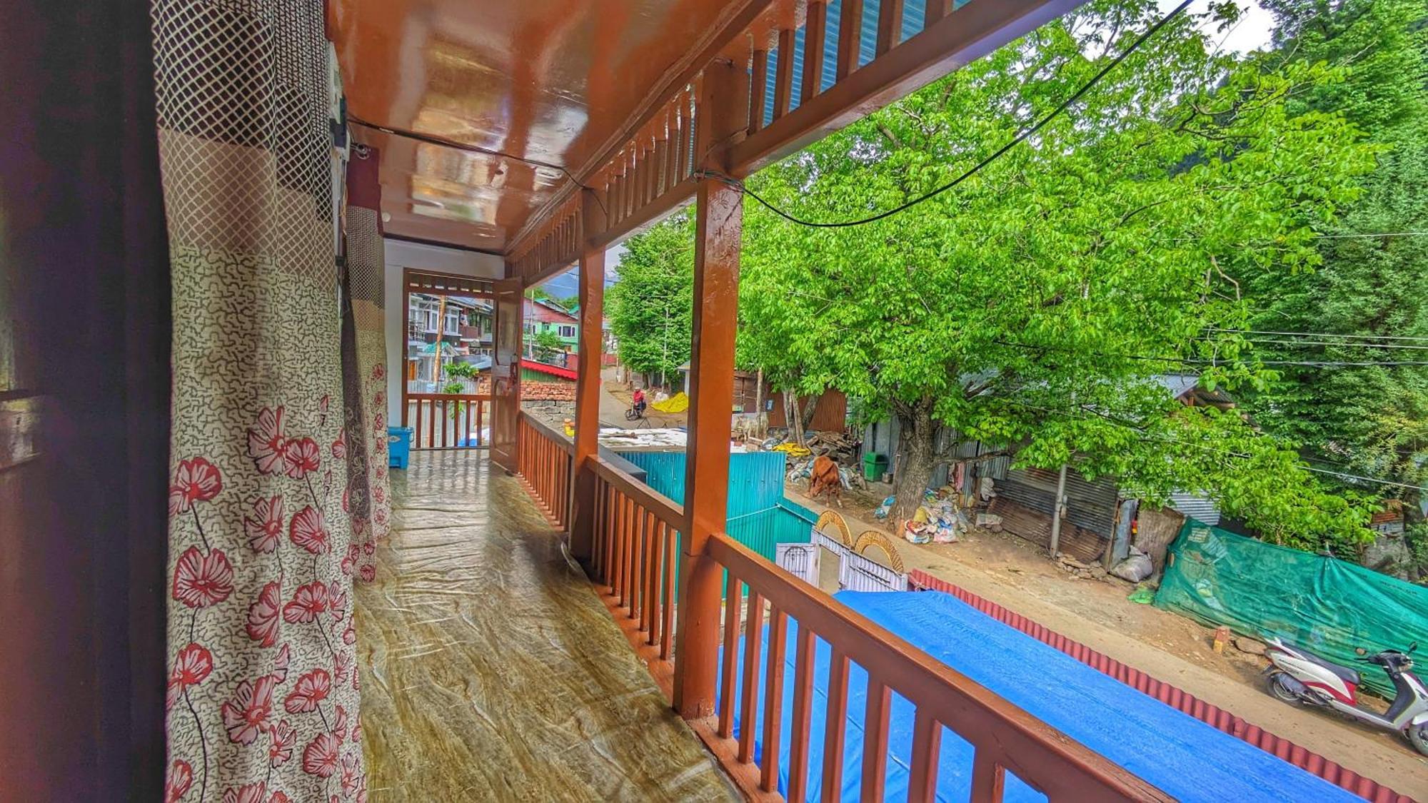 Mir Guest House Пахалгам Экстерьер фото
